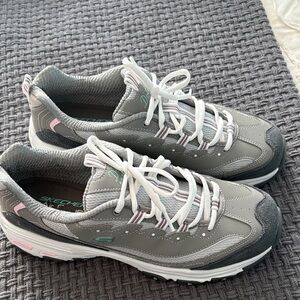 Skechers Women's Gray Sneakers with Pink Highlights